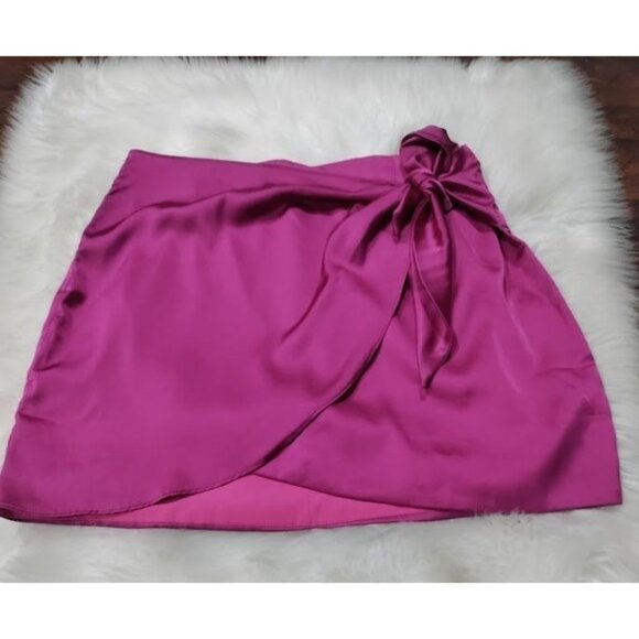 Superdown Twee With Bow Detail Pink Satin Mini Rissa Wrap Skirt Size Medium - Picture 3 of 13